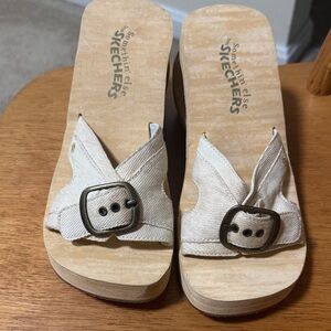 Skechers Women's Tan Buckle Sandals